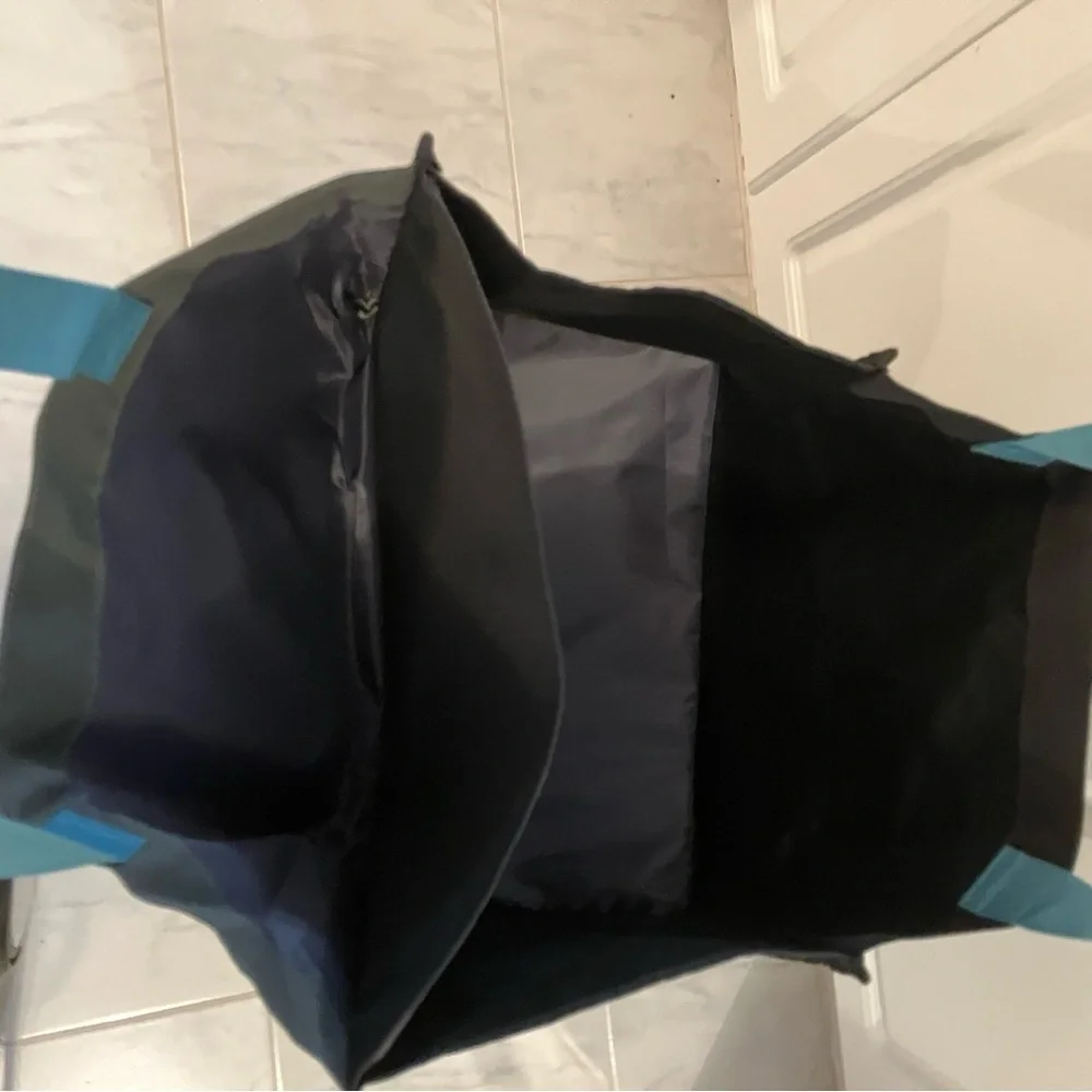Pampered chef large carry all tote with 2 compartments. EUC! - Picture 3 of 7